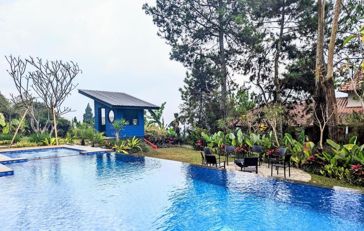 Cottonwood Exclusive Villa @Lembang Asri - Jacuzzi Playground Netflix Billyard 외부 사진