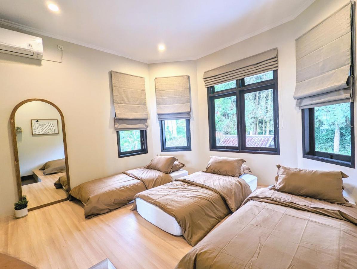 Cottonwood Exclusive Villa @Lembang Asri - Jacuzzi Playground Netflix Billyard 외부 사진
